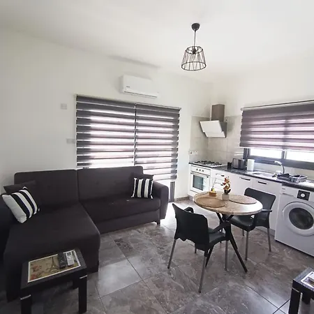 Cem'S 2 Bedroom Apartment Famagusta City Centre Kültér fotó